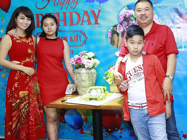 Vợ chồng Mai Thu Huyền mở tiệc mừng sinh nhật con trai