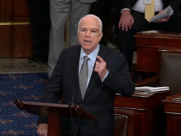 Ông John McCain chỉ trích Tổng thống Trump vì đe dọa Triều Tiên