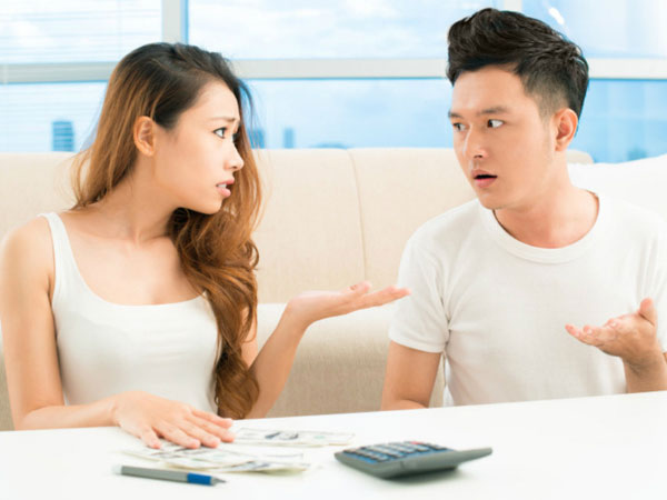 Tôi chưa bao giờ được biết lương chồng sau 5 năm chung sống