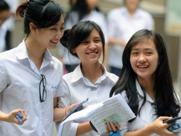 Tuyển sinh ĐH,CĐ năm nay: Top trên "cấu véo", top dưới còn gì để tuyển?