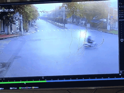 Video vụ tai nạn kinh hoàng giữa xe container và xe máy khiến 3 người thương vong
