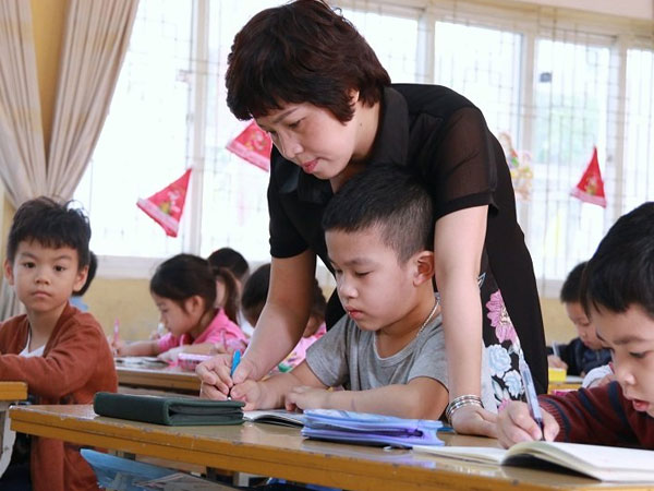 "Chuẩn giáo viên mới cần chuẩn tiền lương mới"