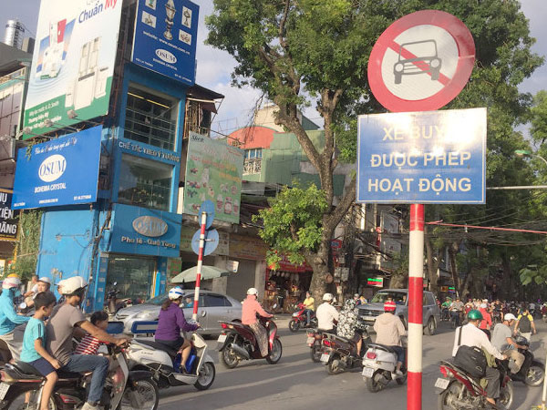 Hà Nội cấm taxi vào giờ cao điểm trên nhiều tuyến phố