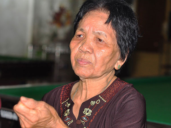 Bà nội nữ sinh bị bắn thoát chết vì đạn không nổ