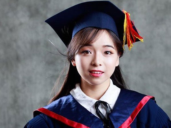 Nữ sinh tốt nghiệp xuất sắc khoa Triết học với khóa luận điểm 10