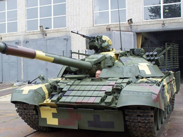 Tăng T-72AMT Ukraine mạnh hơn T-90 Nga