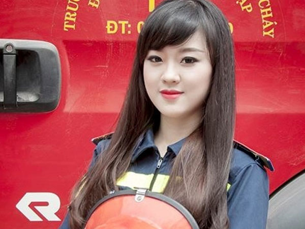 "Tiểu đội trưởng xinh đẹp" dự thi Hoa hậu Hoàn vũ Việt Nam 2017