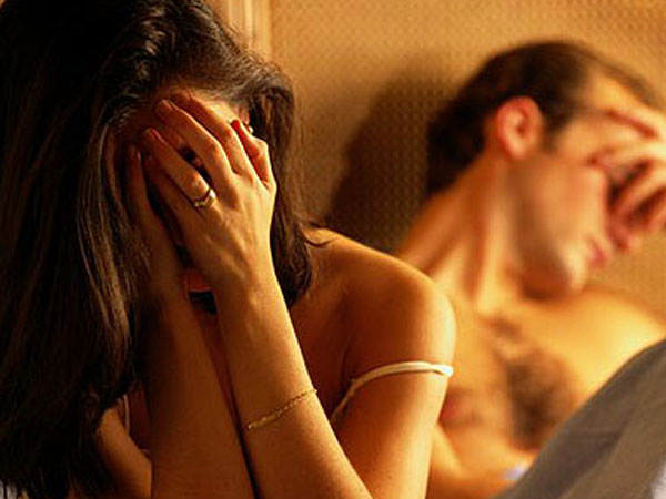 Vợ cứ chạm vào người là tôi thấy phiền hà, phải làm sao?