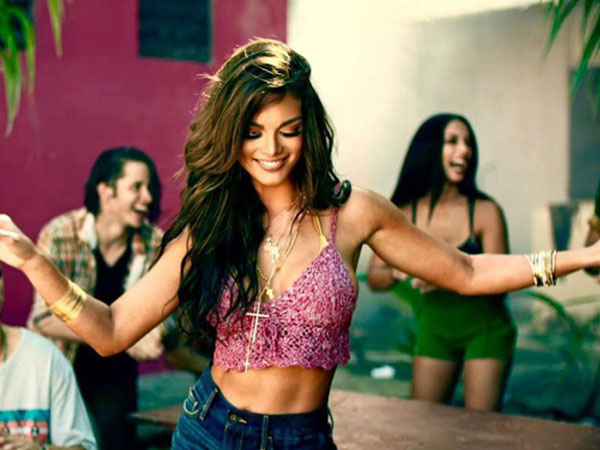 Zuleyka Rivera - Hoa hậu Hoàn vũ nóng bỏng trong "Despacito"
