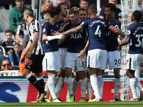 Dele Alli tỏa sáng, Tottenham đá bại 10 người Newcastle