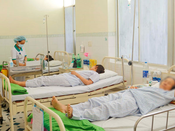 Gần 50 du khách ngộ độc, Đà Nẵng công bố đường dây nóng