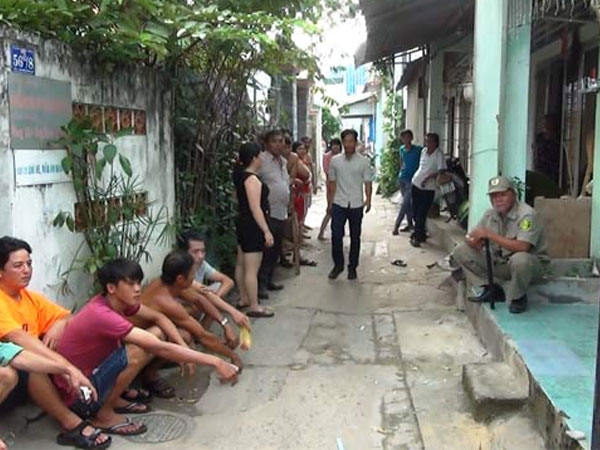 Mở cửa nhà, mẹ chết lặng phát hiện con trai tử vong