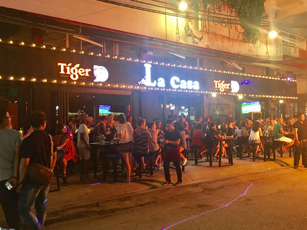 Nhà hàng Khánh Casa vẫn đông khách dù bị kêu gọi tẩy chay