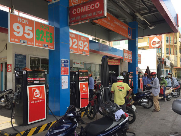 TPHCM: 40 cửa hàng xăng dầu đã được dán tem "chống gian lận"