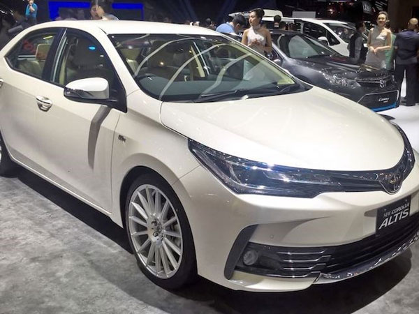 Cận cảnh Toyota Corolla Altis 2018 phiên bản đặc biệt