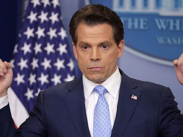 Cựu Giám đốc truyền thông Nhà Trắng tiết lộ âm mưu lật đổ Tổng thống Trump
