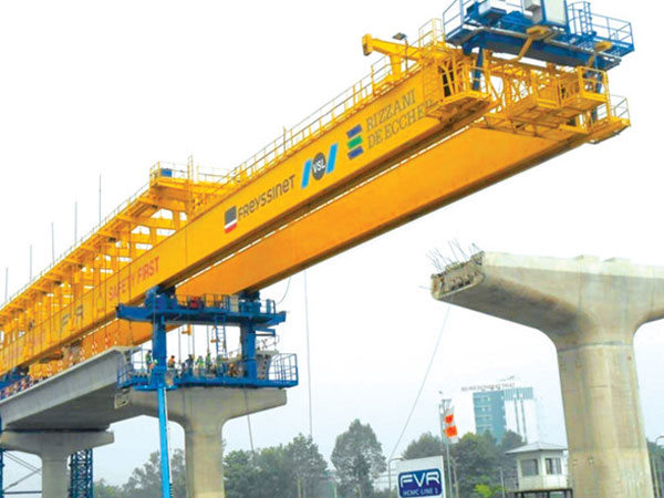 Metro Sài Gòn nợ như chúa chổm