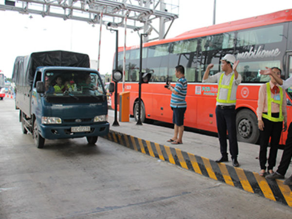 Ngưng xả trạm thu phí Cai Lậy