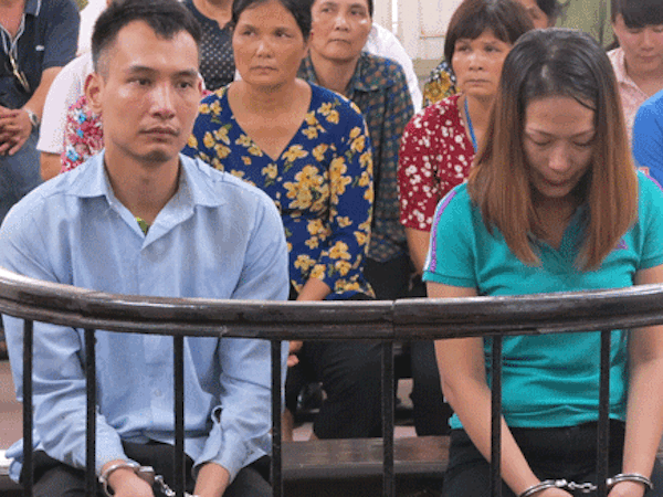 Nhân viên đường sắt tẩu tán ma túy giúp người đàn bà giấu mặt