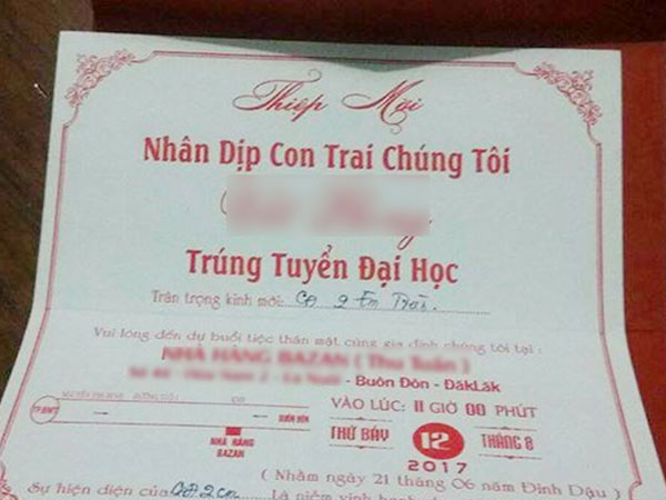 Con đỗ đại học, bố mẹ phát thiệp hoành tráng như đám cưới, sắm 32 mâm cỗ mời họ hàng