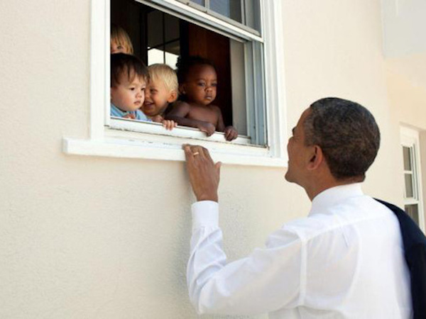Ông Obama gây "bão" cộng đồng mạng vì thông điệp mới