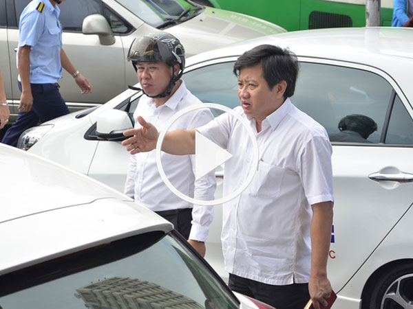 Video: Ông Đoàn Ngọc Hải không cấp phép cho bãi xe cạnh UBND quận 1