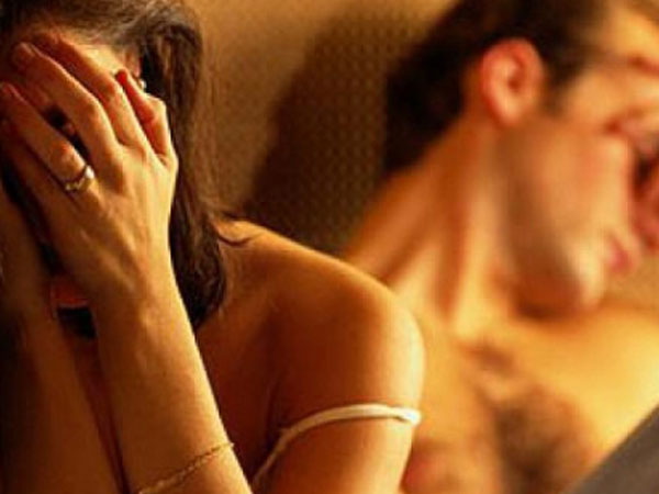 Chồng cứ đen đủi lại đổ lỗi cho "chuyện yêu" với vợ