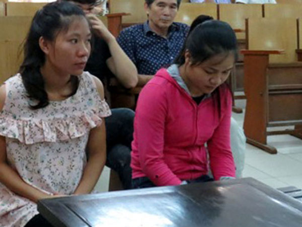 Hắt luyn vào người bán thịt lợn ở Hải Phòng, hai phụ nữ lĩnh án