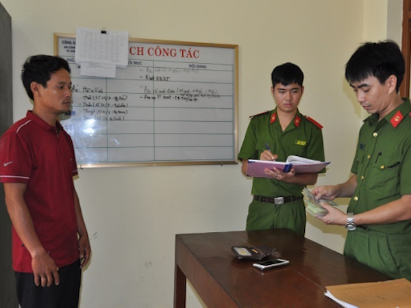 Ninh Bình: Bắt nam thanh niên doạ tung ảnh "nóng" để tống tiền các bạn gái