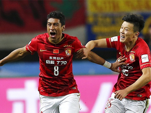 Paulinho tặng xe hơi cho tài xế, cho bác sĩ ở khách sạn năm sao