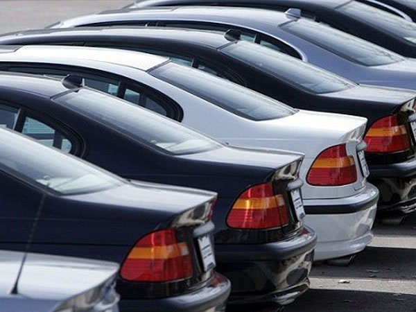 Thuế tăng gấp đôi: ô tô cũ đắt hơn xe mới, hết đường về Việt Nam