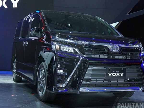 Toyota giới thiệu xe gia đình Voxy 2017 tại Đông Nam Á