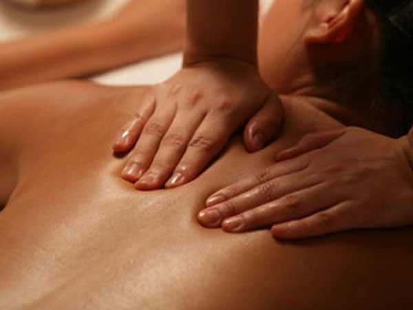 Đi massage giờ tôi nghi mình đã nhiễm HIV từ phụ nữ