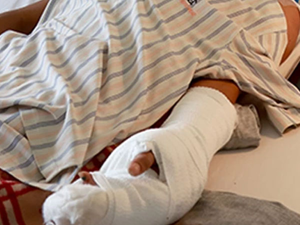 Nam thanh niên bị chém lìa tay trong cuộc truy sát