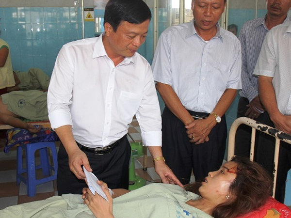 Tai nạn 5 người chết: Nạn nhân nhớ lại khoảnh khắc văng ra khỏi xe