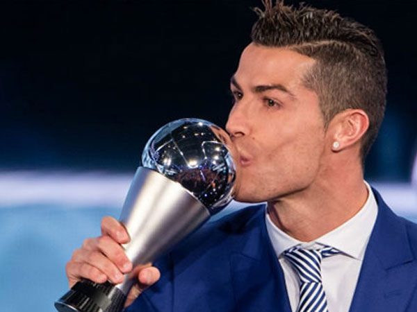 Ronaldo, Messi vào danh sách ứng viên giải Cầu thủ hay nhất FIFA