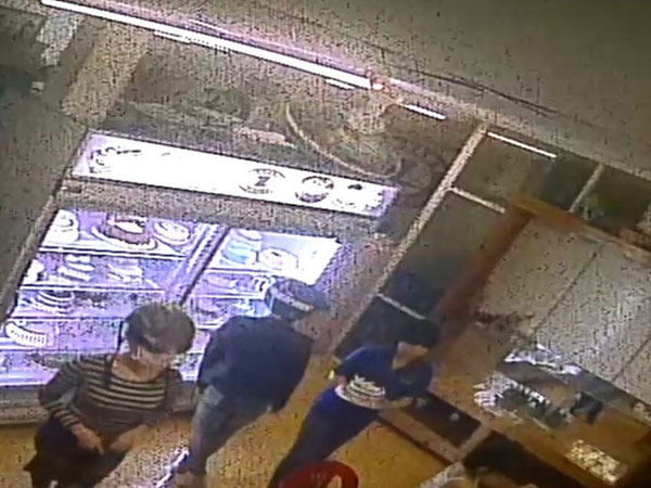 Camera ghi hình 2 cô gái có mặt trong vụ án mạng ở Sài Gòn