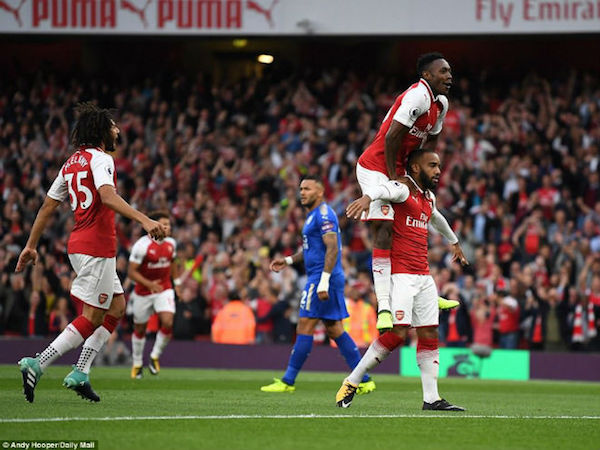 Stoke City – Arsenal: Thấp thỏm lo "công làm, thủ phá"