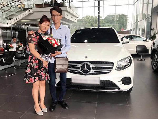 Vợ 9X tặng siêu xe hơn 2 tỷ cho chồng vì tình yêu 7 năm khiến dân mạng ghen tị