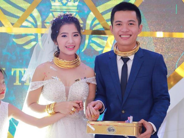Chú rể trong đám cưới siêu khủng ở Nghệ An: “Chuyện trao vàng là tục lệ ở quê, chúng tôi không khoe khoang"