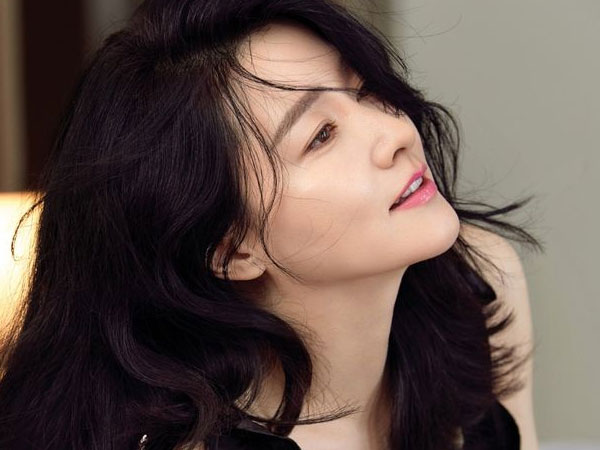 46 tuổi, Lee Young Ae vẫn khiến đàn em phải kiêng dè vì vẻ đẹp vượt thời gian