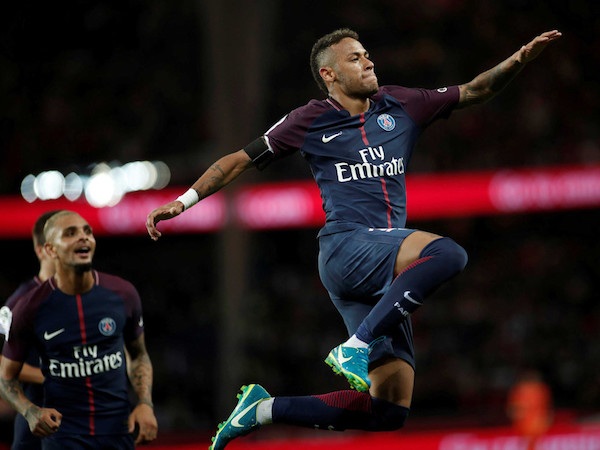 Neymar in dấu giày ở 5 bàn thắng, PSG thắng đậm 6-2