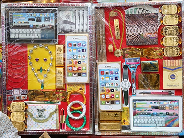 Kinh doanh hốt bạc trong tháng cô hồn