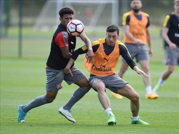 M.U nhắm chiêu mộ sao trẻ Arsenal