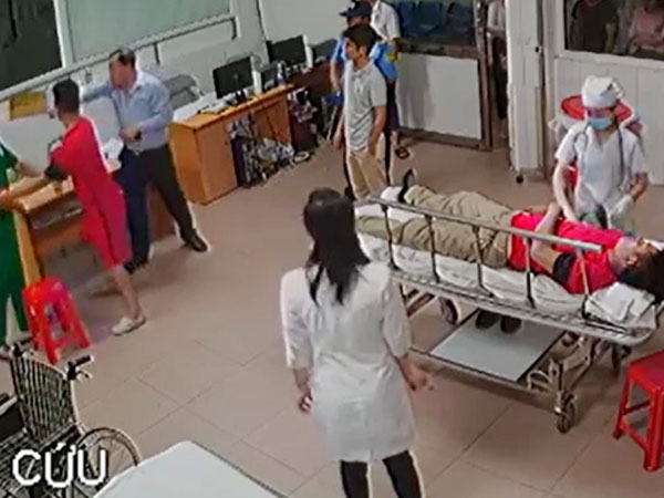 Người hành hung bác sĩ tại Nghệ An: Tôi xấu hổ về hành vi của mình