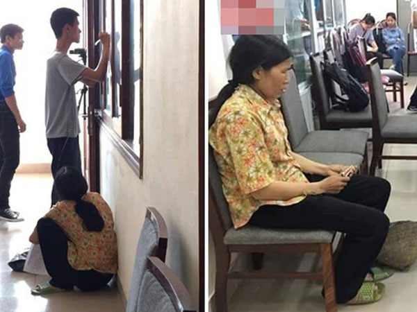 Người mẹ cầm nón rách đợi con trai nhập học và câu chuyện khiến bao người rơi nước mắt