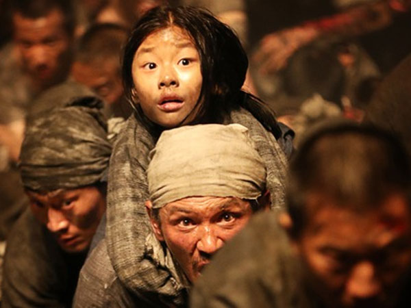 Thu 10 tỉ đồng sau 4 ngày về Việt Nam, "Đảo Địa Ngục" tăng suất chiếu vì cháy vé
