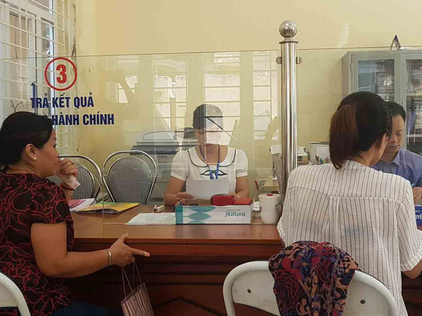 Hà Nội cho thôi việc cán bộ phường Văn Miếu bị tố hành dân
