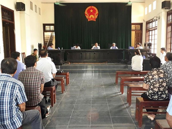 Bất ngờ tạm đình chỉ vụ Chủ tịch Lào Cai bị dân khởi kiện, mời công an vào cuộc