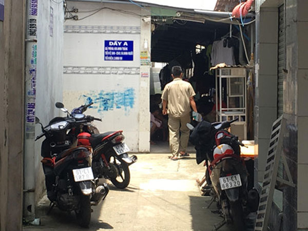 Cặp đôi nguy kịch trong phòng trọ với nhiều vết đâm trên cơ thể
